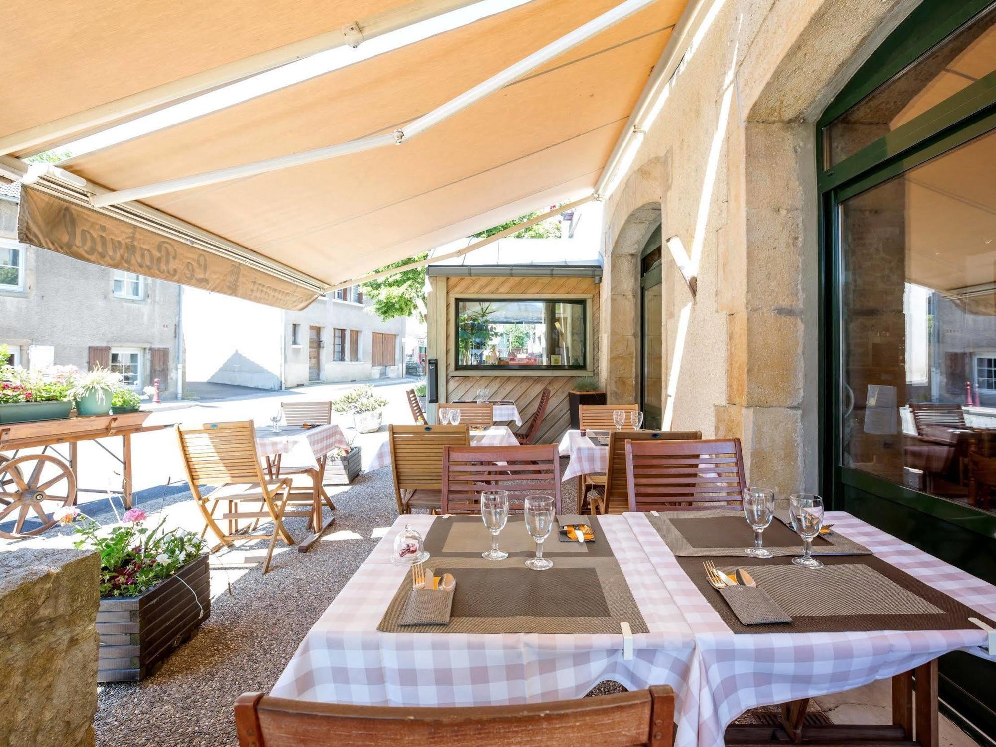 Le Barriol Otel Saint-Julien-Chapteuil Dış mekan fotoğraf